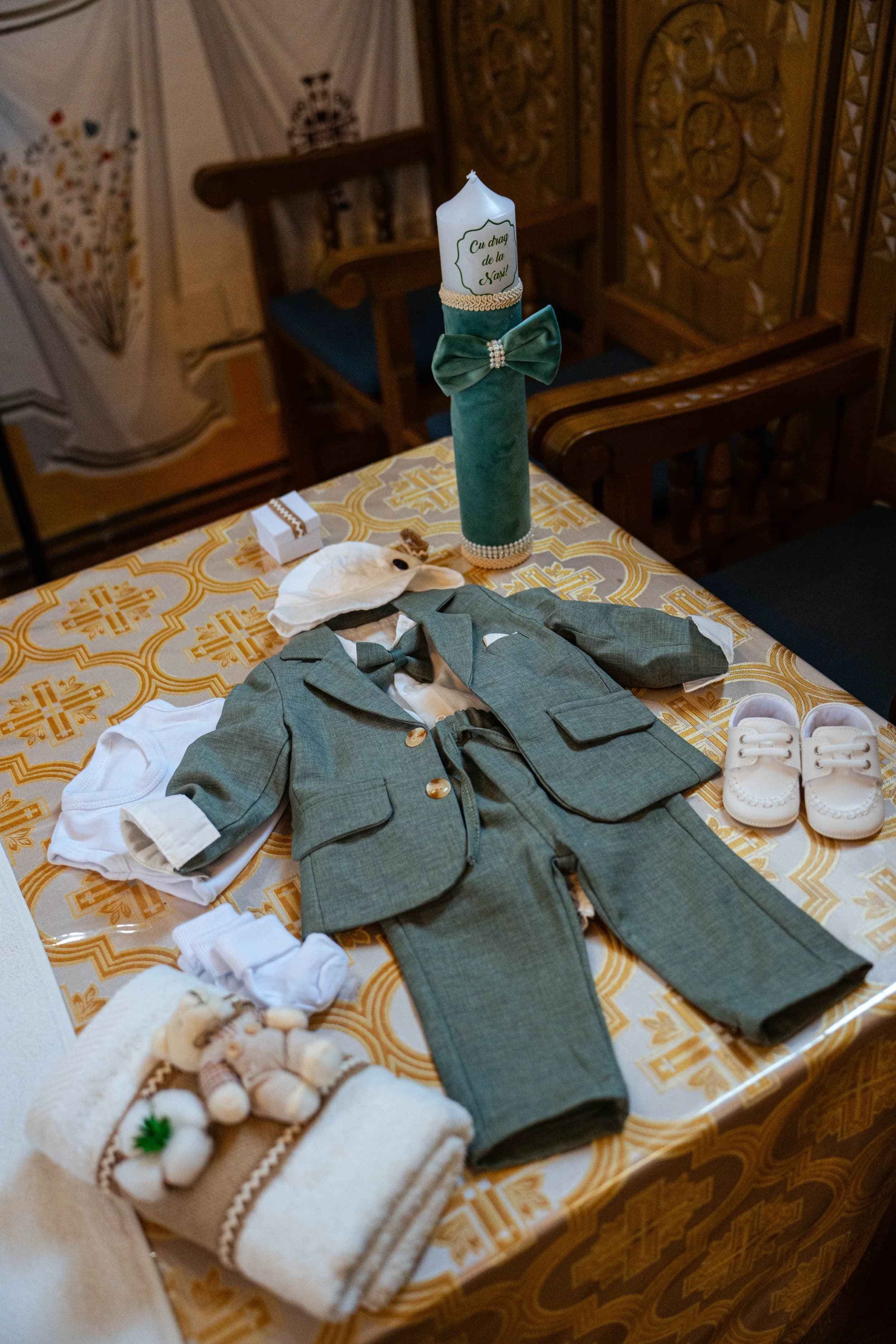 Costum de botez pregatit fotograf botez profesional Brasov Crudu Alexandru CA Photography