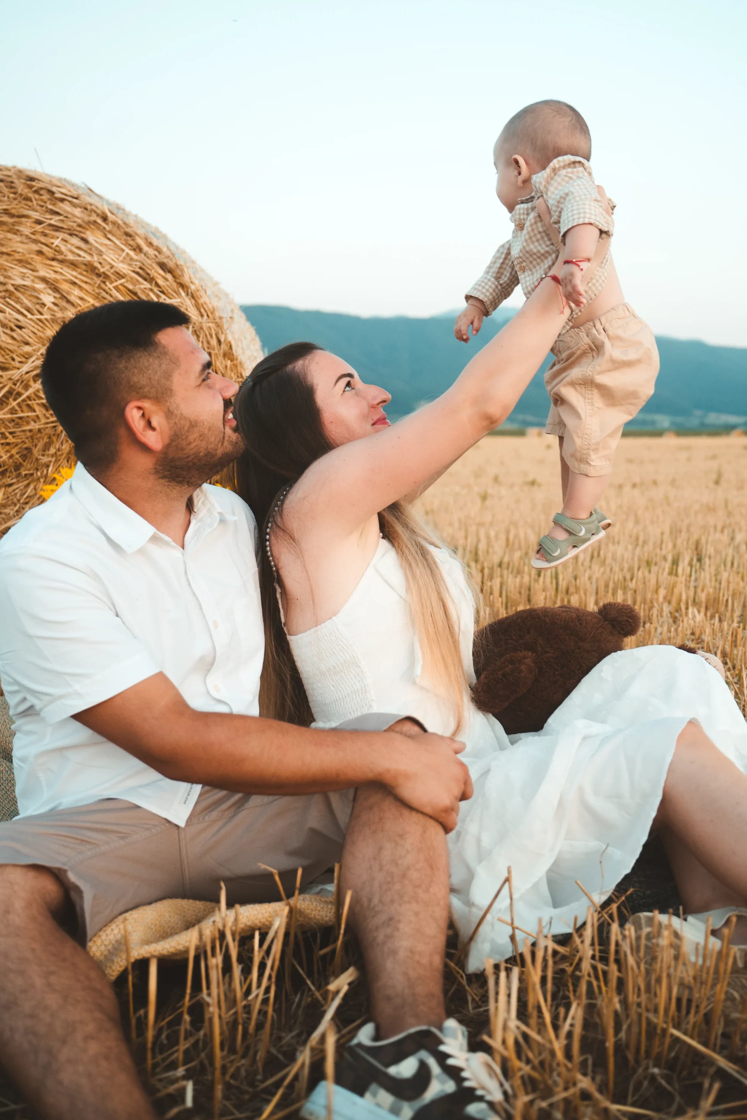 Familie zambind in lan de grau fotograf familie sedinta foto studio Brasov Crudu Alexandru CA Photography