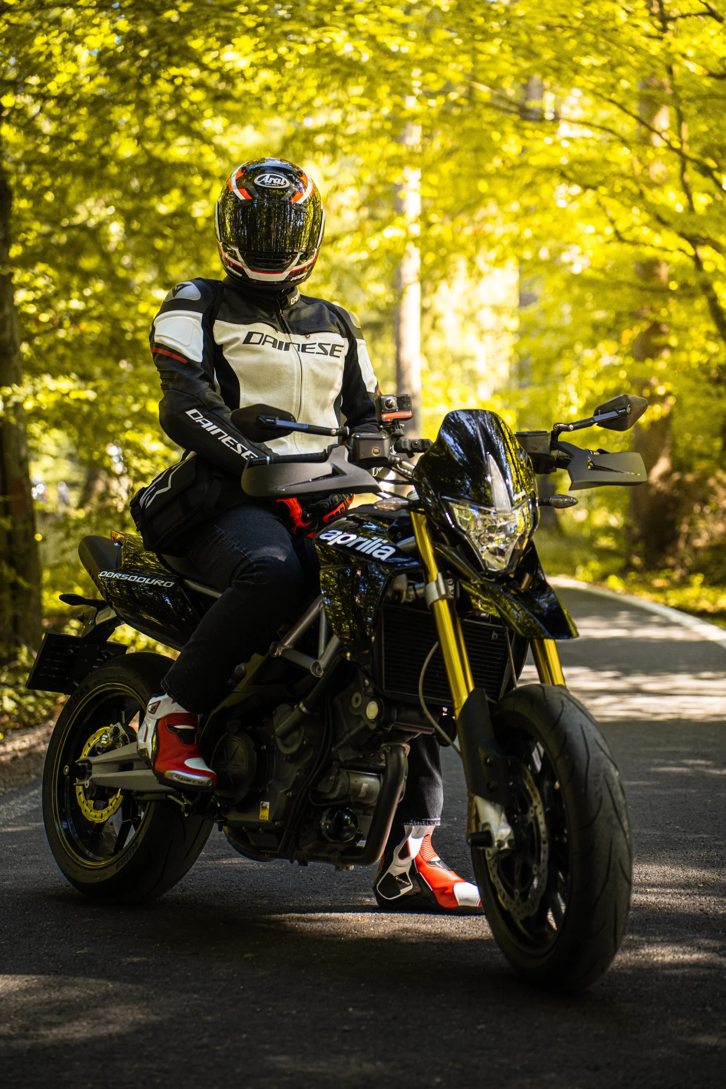 Motocicleta Aprilia in natura fotograf auto sedinta foto masini Brasov Crudu Alexandru CA Photography