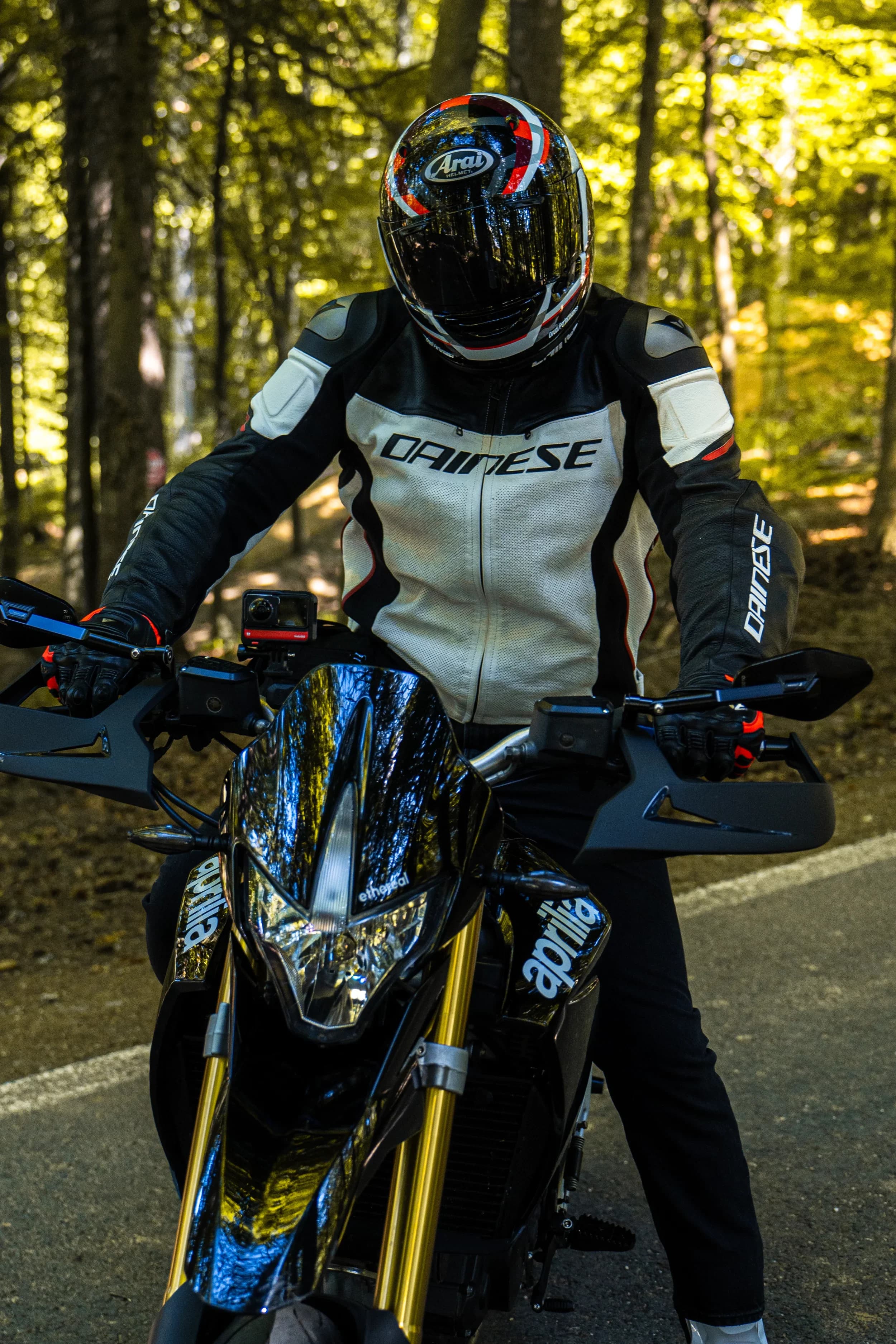 Motocicleta in miscare pe drum fotograf auto sedinta foto masini Brasov Crudu Alexandru CA Photography