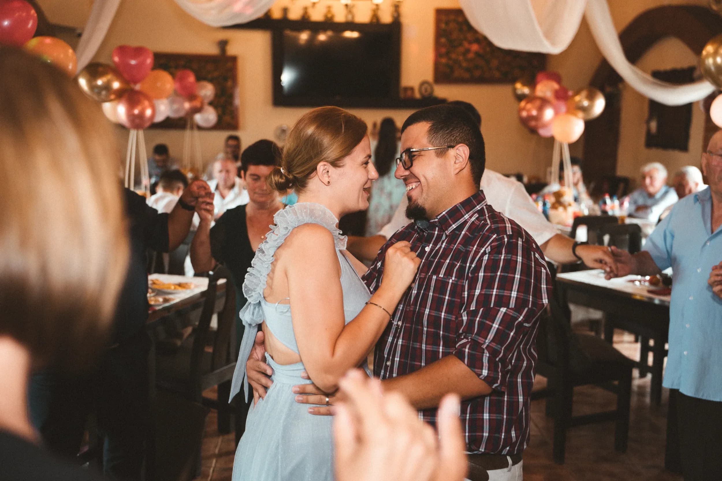 Moment emotionant dansul mirilor fotograf botez profesional Brasov Crudu Alexandru CA Photography