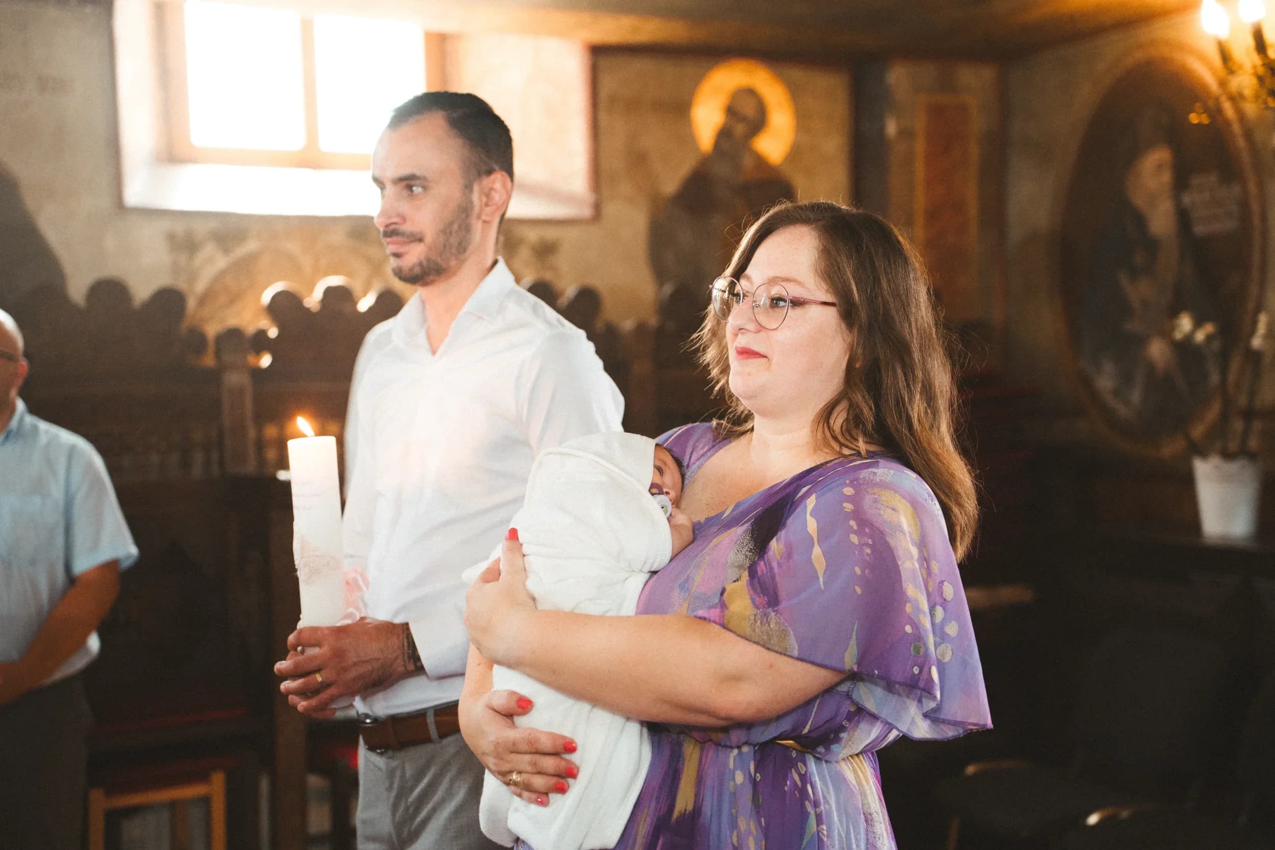 Parinti in fata altarului fotograf botez profesional Brasov Crudu Alexandru CA Photography