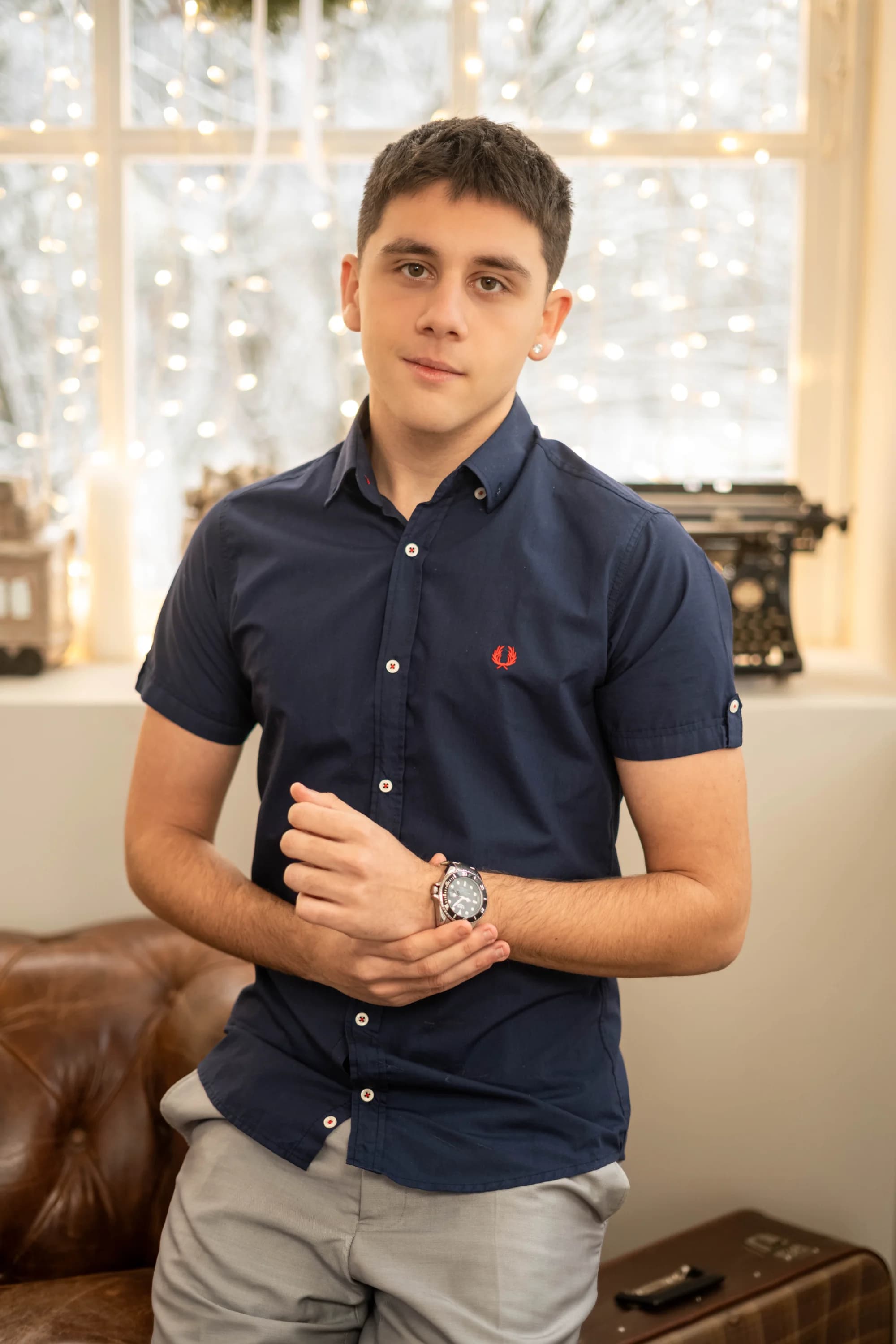 Student in camasa eleganta fotograf absolvire banchet Brasov Crudu Alexandru CA Photography