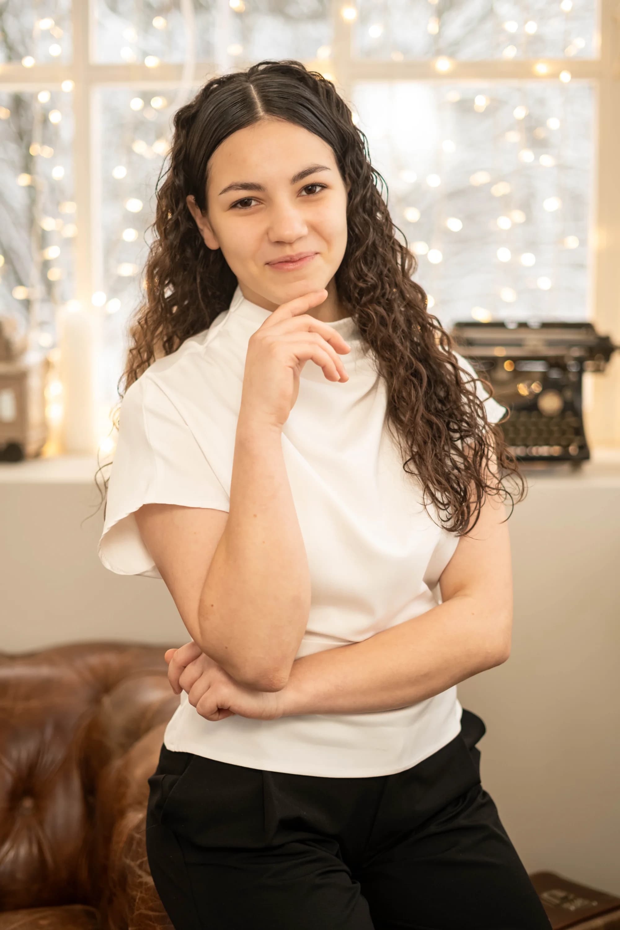 Portret student cu zâmbet fotograf absolvire banchet Brasov Crudu Alexandru CA Photography