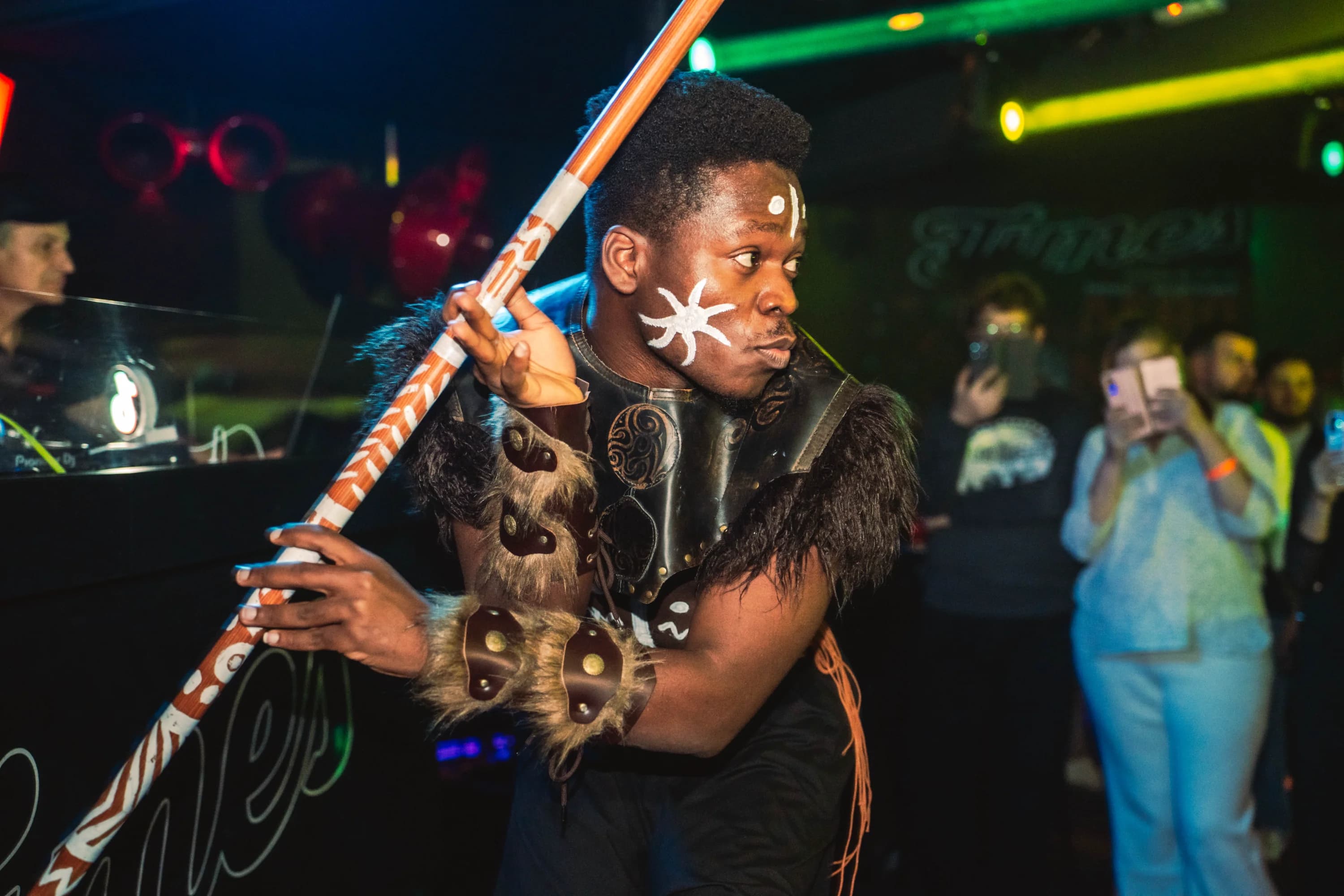 Dansator energic cu baton fotograf club evenimente Brasov Crudu Alexandru CA Photography